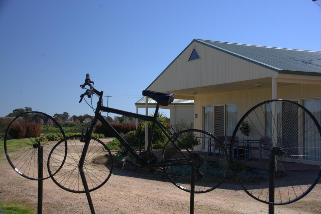 Milawa Muscat Retreat B&B Bagian luar foto