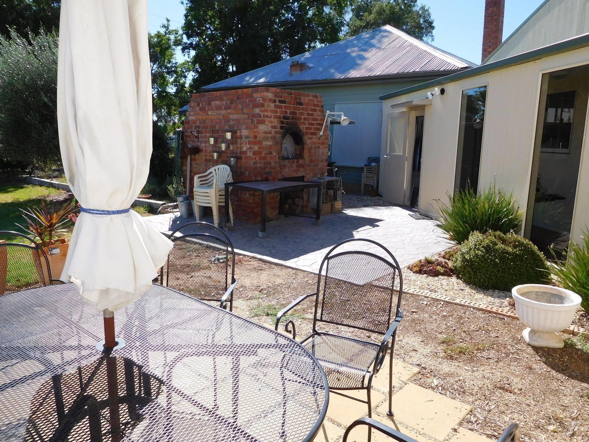 Milawa Muscat Retreat B&B Bagian luar foto